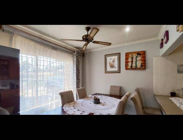 3 BEDROOM TOWNHOUSE FOR SALE IN BIRCHLEIGH NORTH